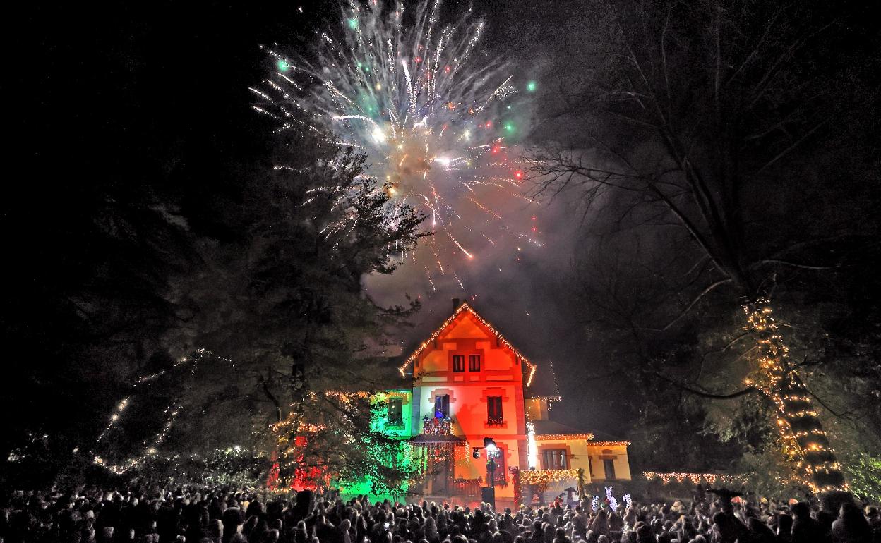 EL domingo tuvo lugar el encendido de las luces en el parque. 