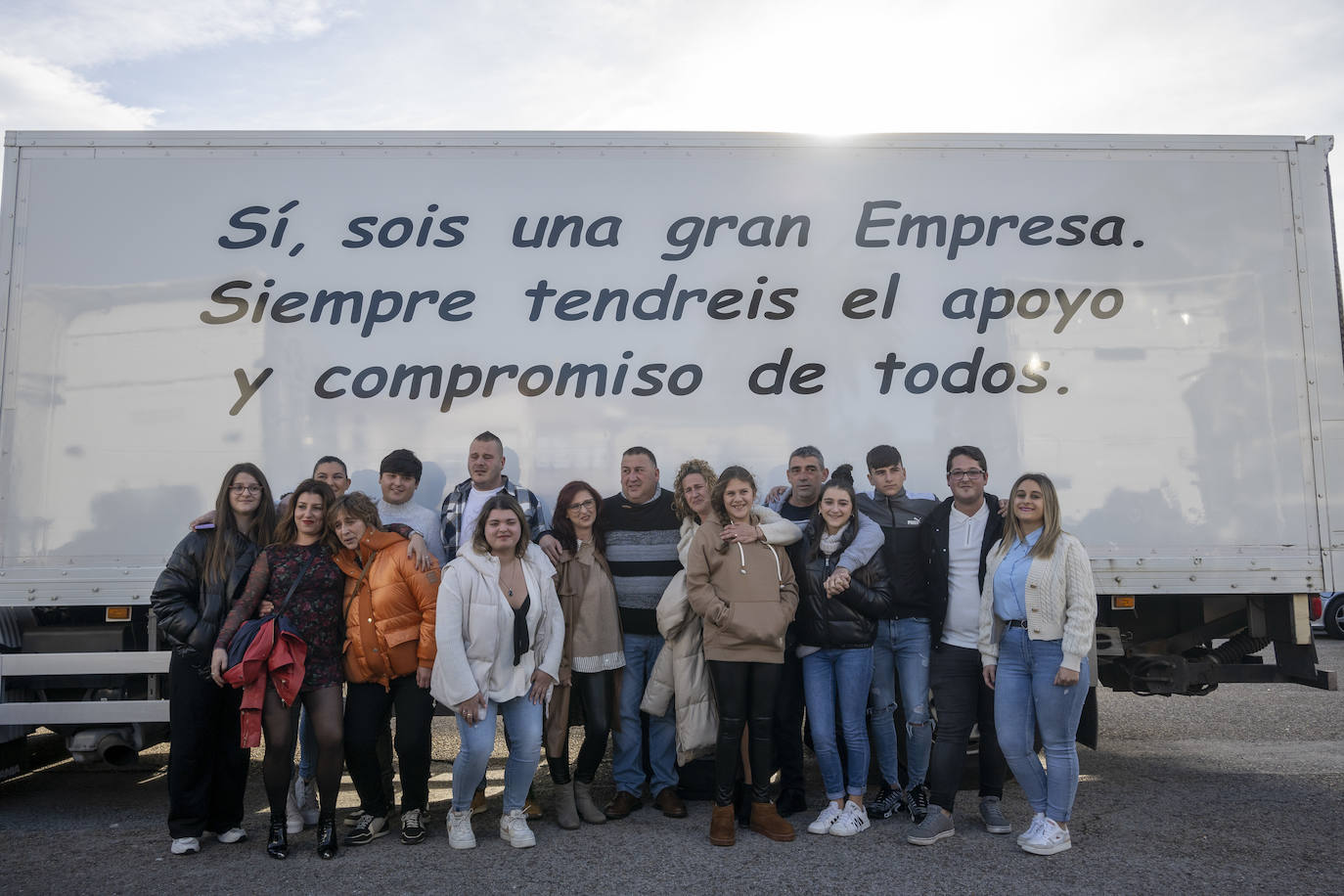 Victoriano, Gerardo, Marian y Mercedes –los cuatro propietarios de esta empresa de transporte– habían quedado para comer en familia en el Hotel Villa Pasiega, en Hoznayo con sus familias. No sabian nada