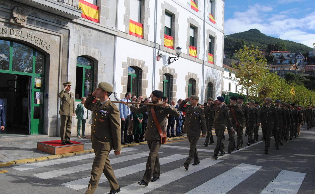 La visita incluirá un desfile de los alumnos militares por el exterior del recinto.