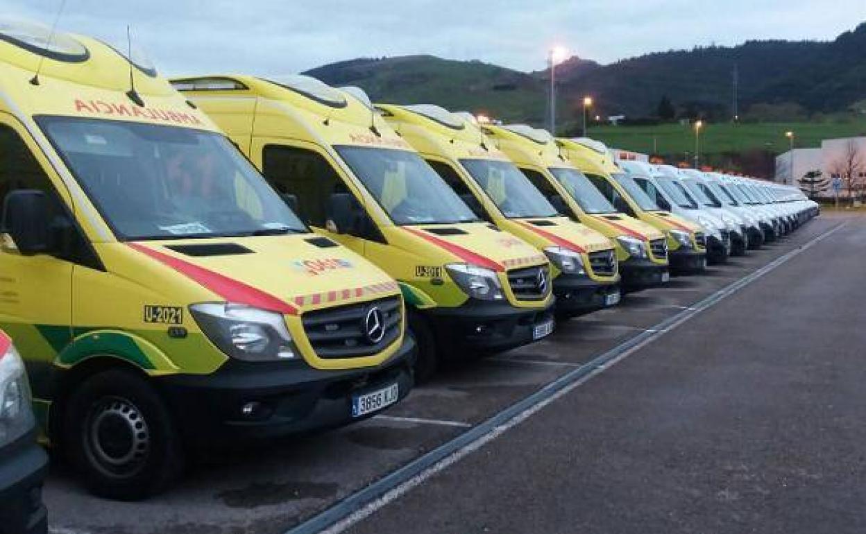 Algunas de las ambulancias que Ambuibérica tiene en Cantabria. 