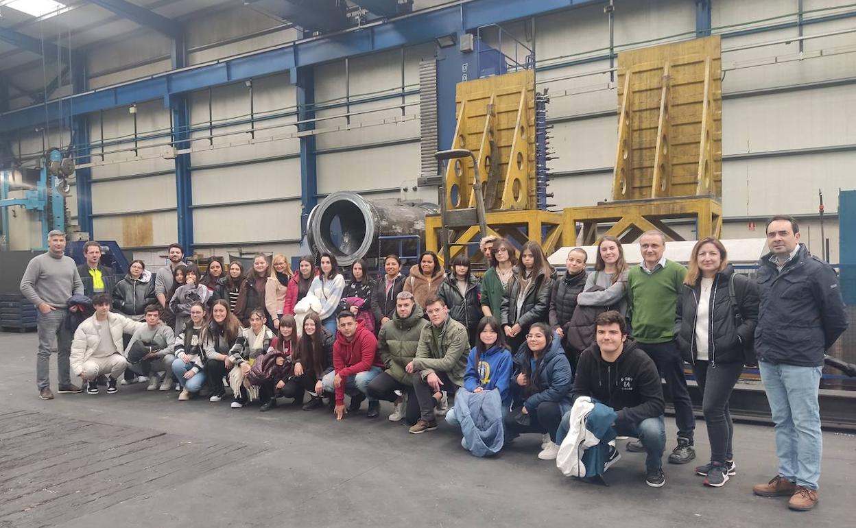 Los alumnos del Colegio Ángeles Custodios visitan Gomur