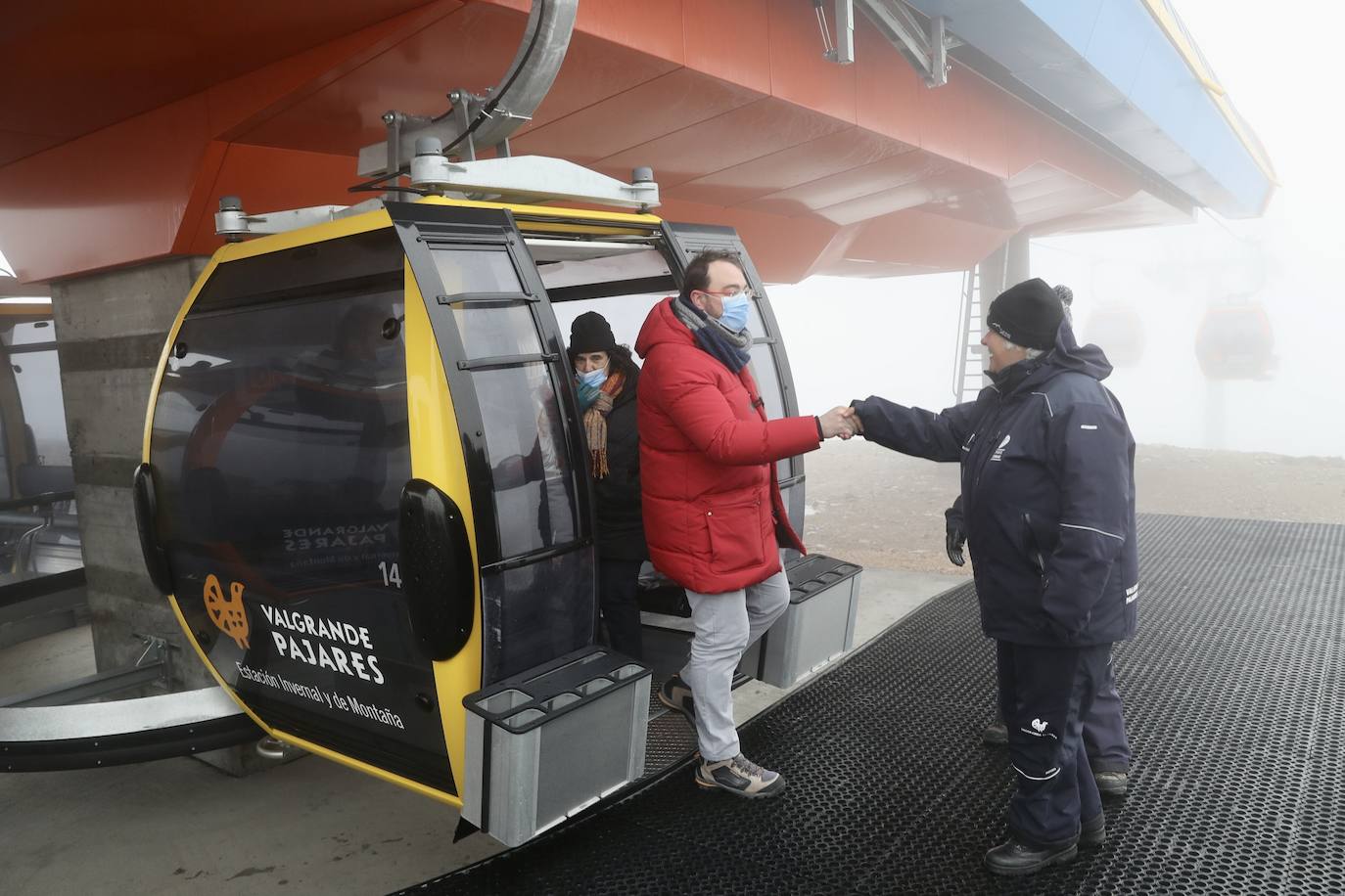 El nuevo equipamiento permite que el recorrido entre la parte baja y la zona alta de la estación se haga en aproximadamente cuatro minutos, frente a los casi 20 del anterior telesilla