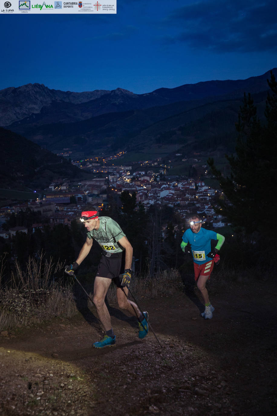 Guillermo Ramos y Tamara Crespo fueron los ganadores de la primera edición de La Viorna Vertical Nocturna, que se disputó entre la villa de Potes y las inmediaciones de la cumbre del monte Viorna y que fue organizada por el club Kilómetro Vertical Fuente Dé y por el Ayuntamiento de Potes. La carrera, con fuertes pendientes, de tres kilómetros de subida y 700 metros de desnivel, sufrió un cambio de recorrido en el final de carrera y terminó en el Llano del Arciluengo. 