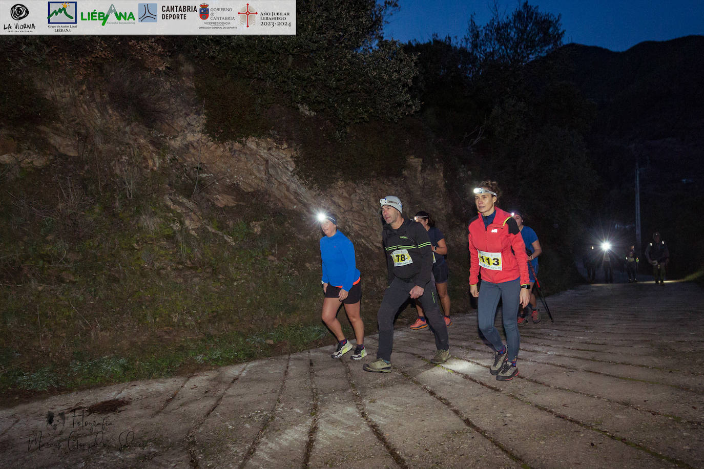 Guillermo Ramos y Tamara Crespo fueron los ganadores de la primera edición de La Viorna Vertical Nocturna, que se disputó entre la villa de Potes y las inmediaciones de la cumbre del monte Viorna y que fue organizada por el club Kilómetro Vertical Fuente Dé y por el Ayuntamiento de Potes. La carrera, con fuertes pendientes, de tres kilómetros de subida y 700 metros de desnivel, sufrió un cambio de recorrido en el final de carrera y terminó en el Llano del Arciluengo. 