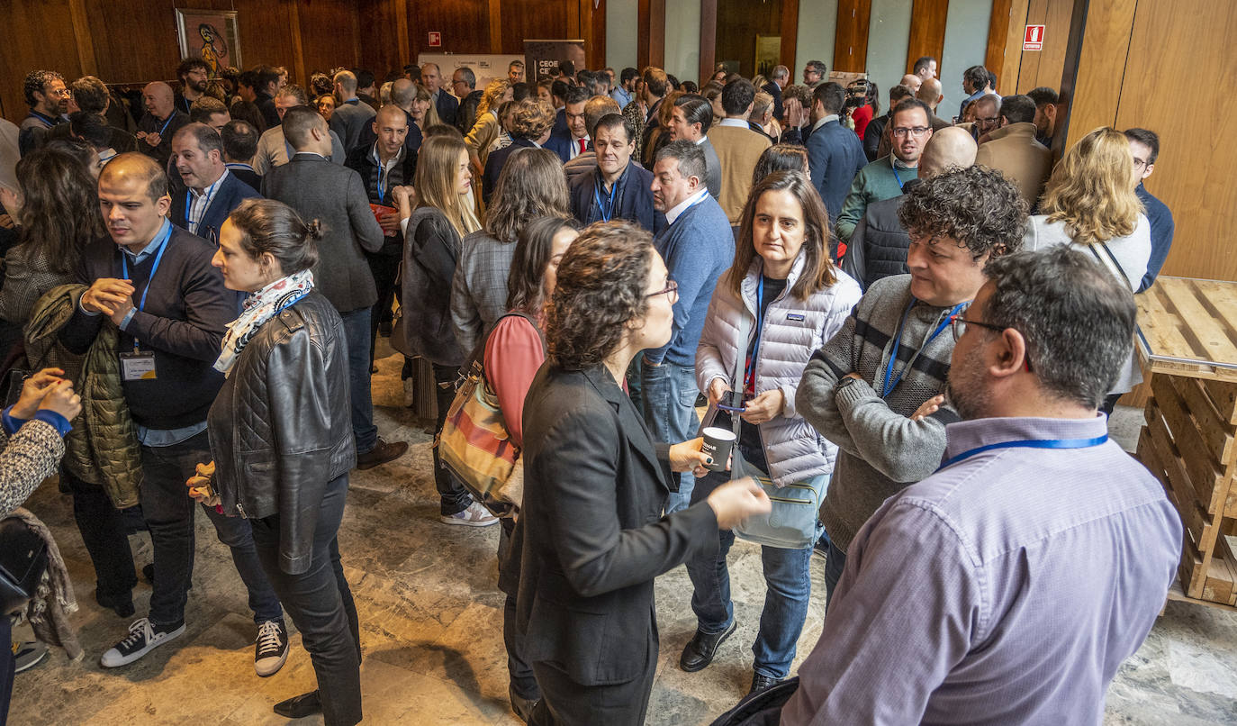 Participantes de la Red de Talento Cántabro de la CEOE durante el encuentro organizado en el Hotel Santemar de Santander para crear oportunidades empresariales