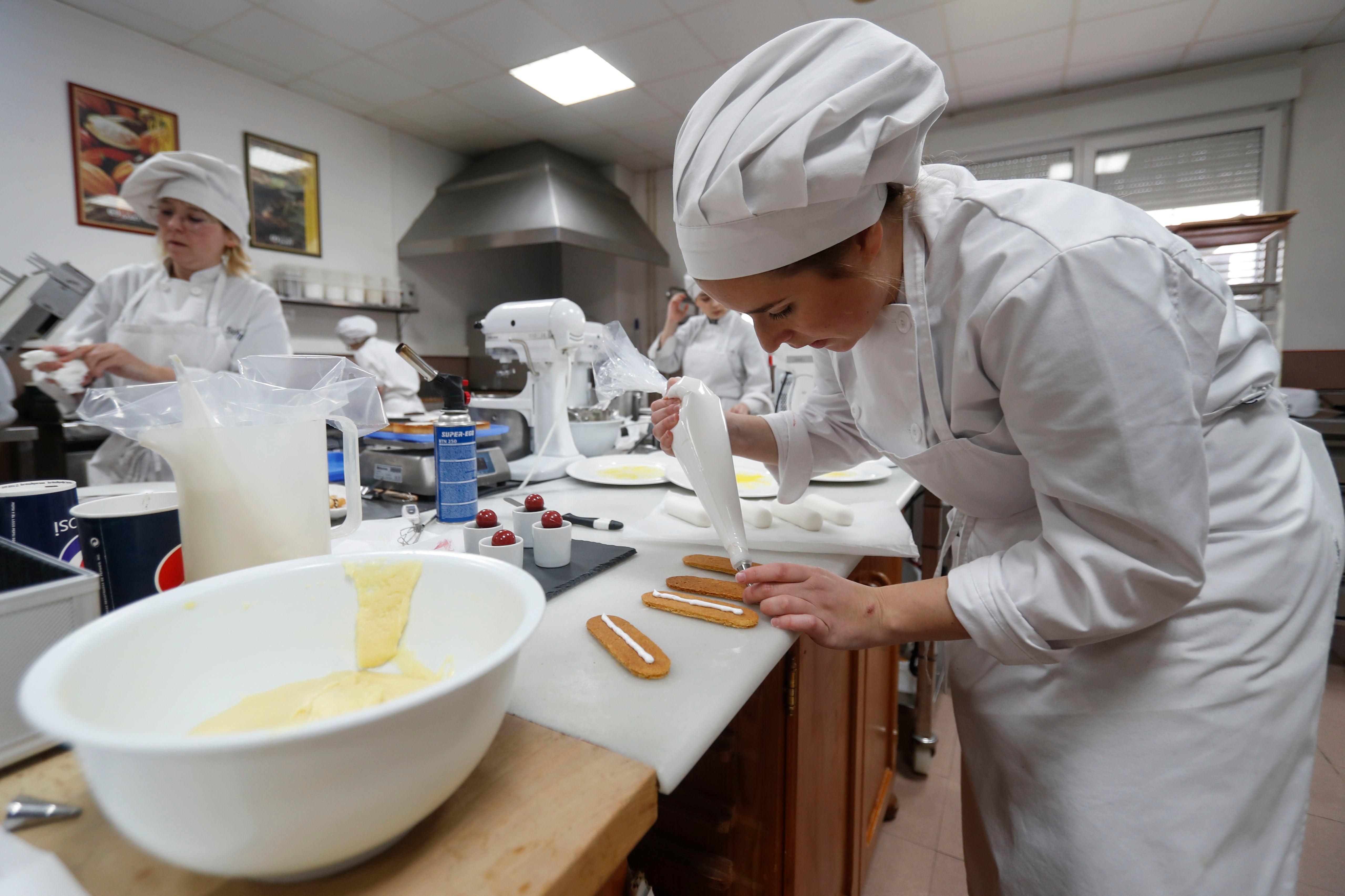 Técnica y precisión, dos elementos fundamentales para conseguir el postre perfecto.