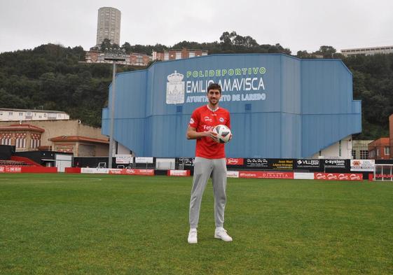 Mario Musy, con la camiseta del Laredo, su nuevo equipo