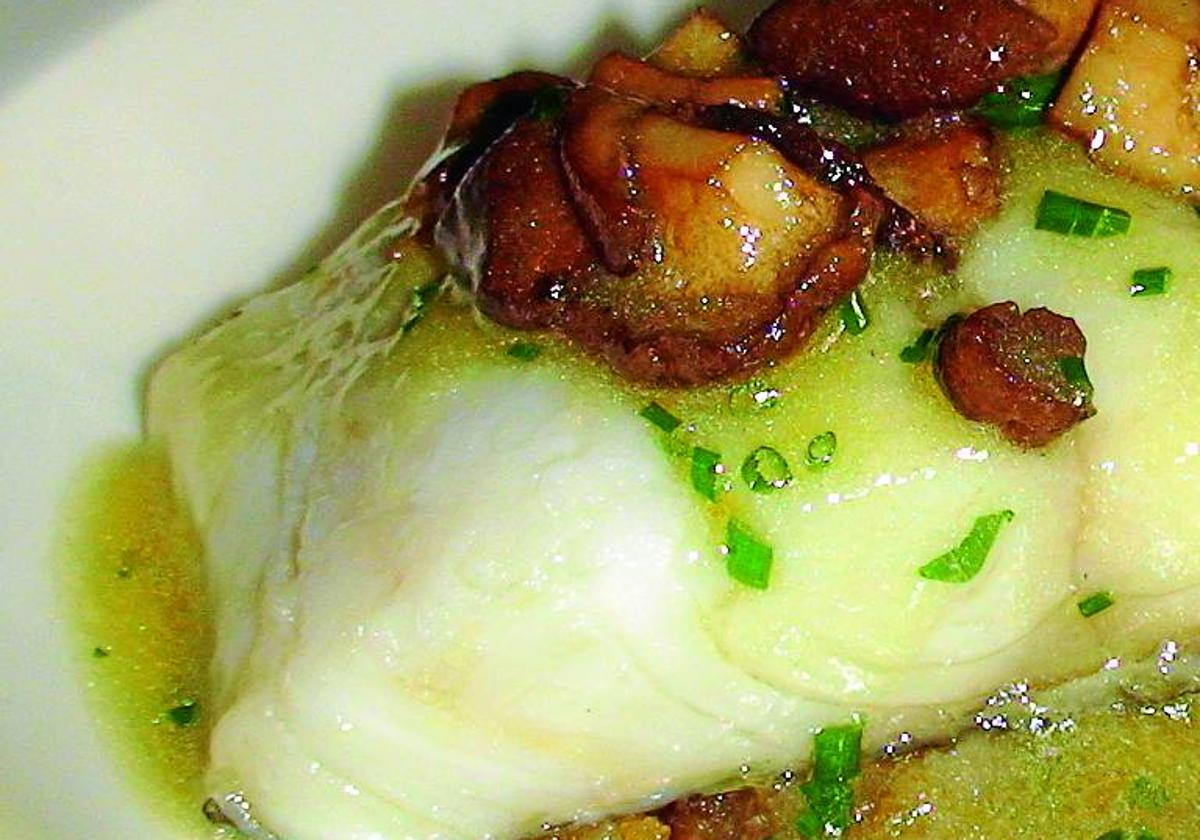 Bacalao con migas y pil pil de setas