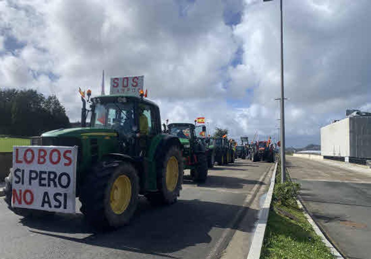 Tractorada de protesta por la situación del sector ganadero en marzo del año pasado