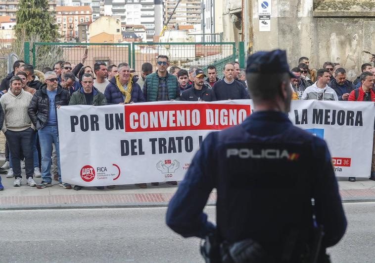 Concentración de trabajadores frente al Parlamento desde las 15.00 horas del lunes