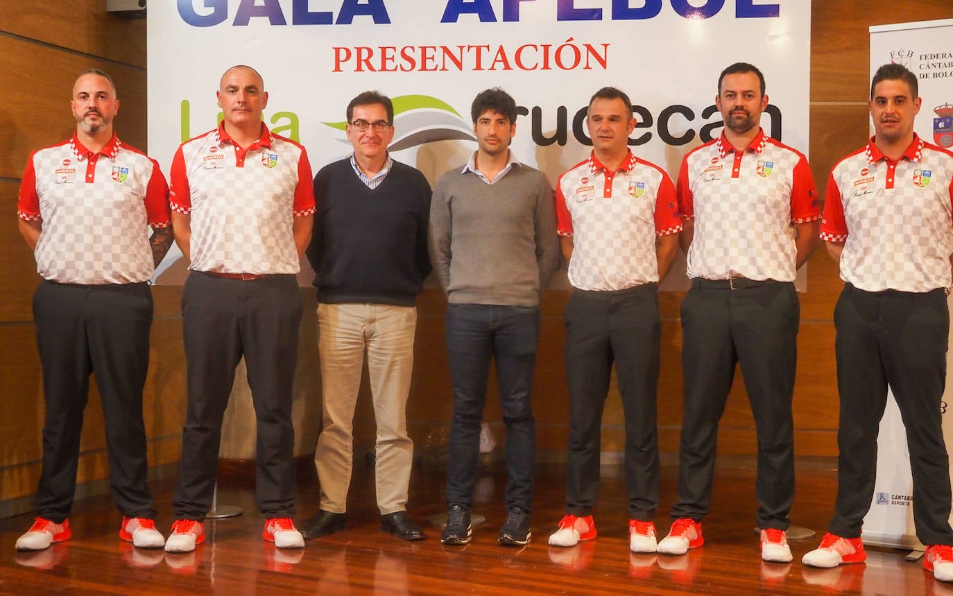 Carlos García (Santander, 1980), Lolo Lavid (Las Fraguas, 1980), José Luis Díaz (presidente), Julián Terán (vicepresidente), Óscar González (Liérganes, 1978), Gonzalo Egusquiza (Torrelavega, 1984) y David Gandarillas (Sobarzo, 1989). El más joven de los Gandarillas ha llegado a Iguña en sustitución de Pablo lavín, que se ha marchado a La Rasilla.