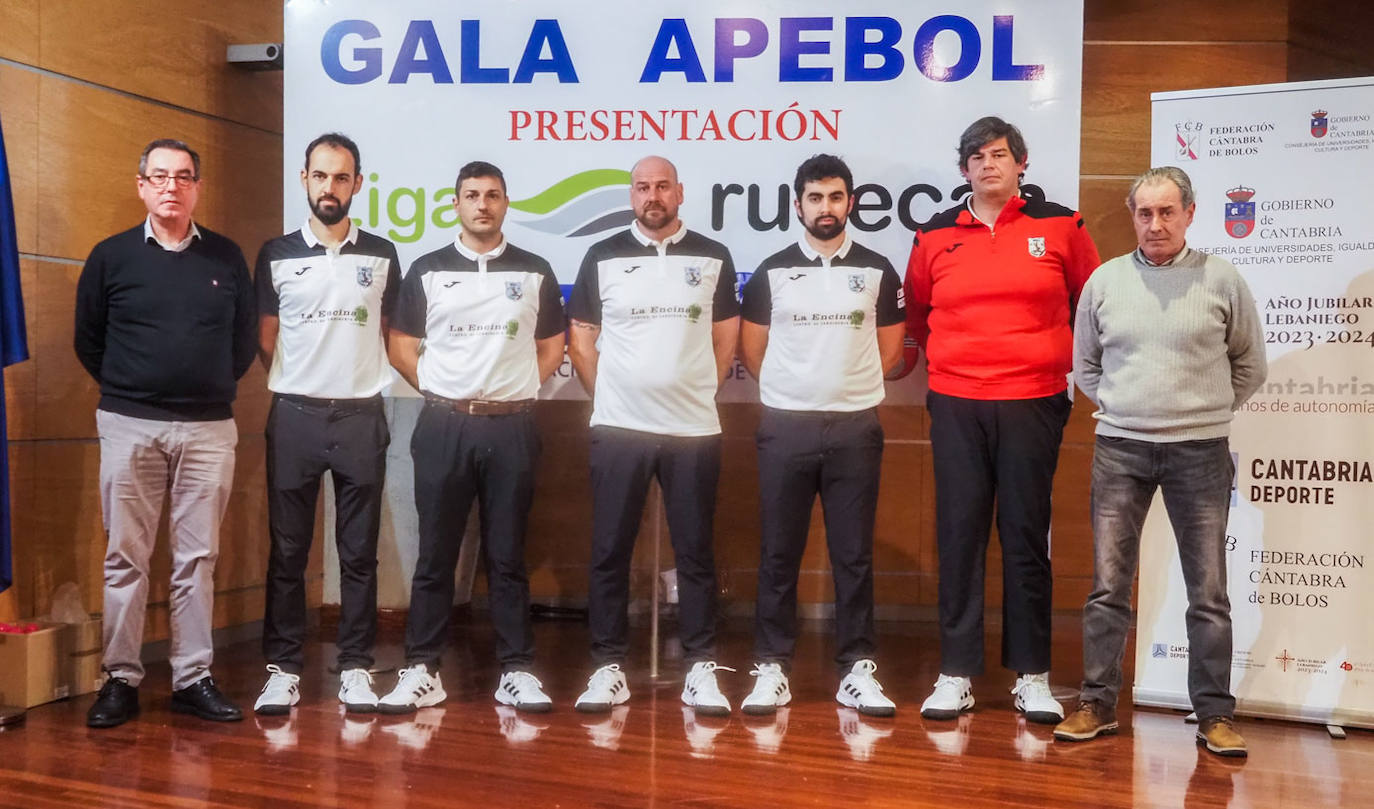 Con su duodécima plaza, Mali evitó la temporada pasada el descenso. Andrés Saiz (directivo), Antonio Saiz (Arce, 1989), Javier Platas (Santander, 1986), José Luis Rivero (Los Corrales de Buelna, 1985), Marcos Sobejano (Cabezón de la Sal, 2004), Javi Puente (El Astillero, 1981) y Antonio Saiz (presidente)