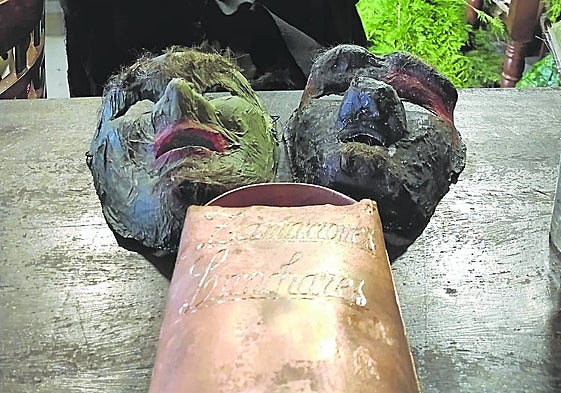 Los campanos y las máscaras son típicos de los zamarrones