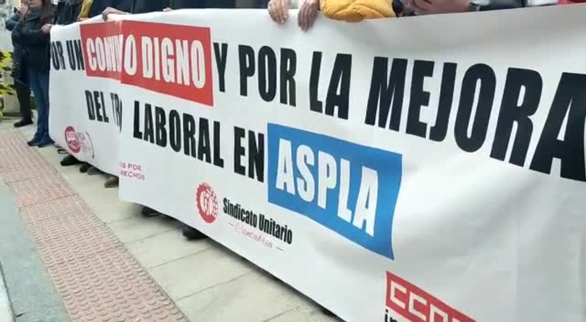 El comité de Aspla se reúne hoy tras la concentración en Santander para «buscar una salida» a la huelga
