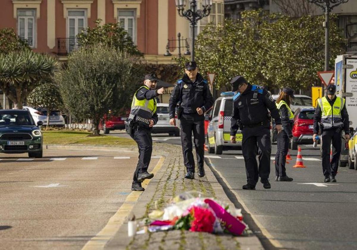 Cinco agentes de la Policía Local de Santander realizan tareas de medición