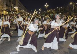 Una de las comparsas que ha participado en el desfile de Santander