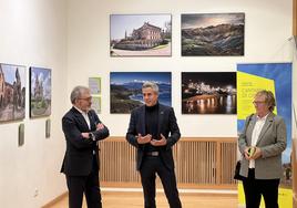 El embajador de España en Alemania, Ricardo Martínez, el vicepresidente Pablo Zuloaga y la directora de Acción Cultural Gema Agudo.