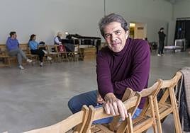 El cántabro Manuel Lanza, ayer, durante uno de los ensayos en las Naves de Gamazo.