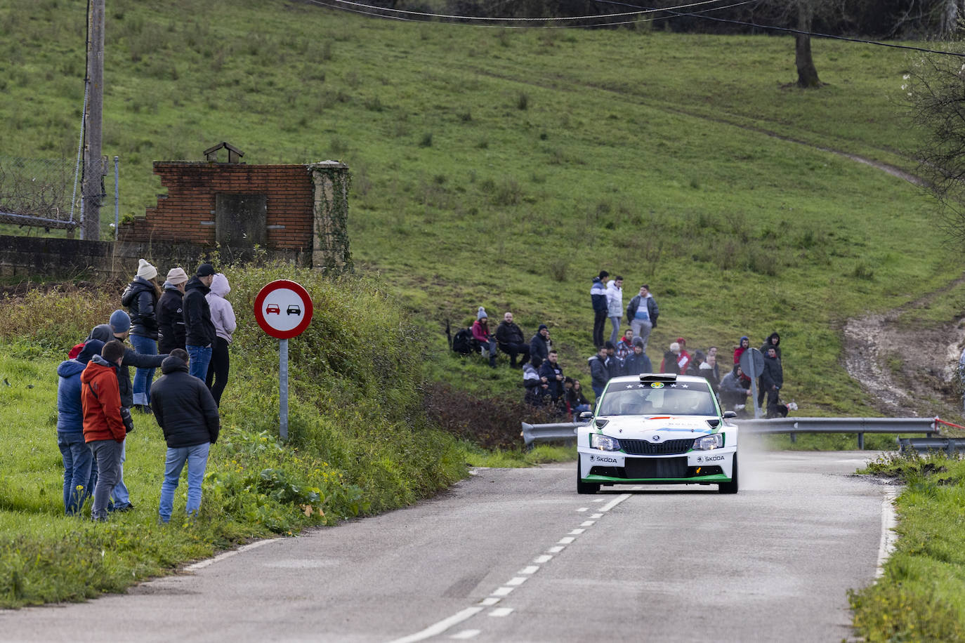 Los vehículos modernos también tuvieron cabida en la prueba. En la foto Eduard Viñolas con su Skoda Fabia R5.