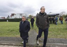 Revilla y López Estrada esta mañana, durante la presentación del proyecto del Conservatorio de Música de Torrelavega.