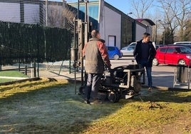 Trabajos de perforación para las catas del subsuelo en el terreno en el que irá la nueva dotación.