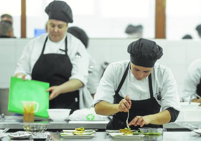 La última edición de Chef&Maitre Cantabria contó con una alta participación femenina.