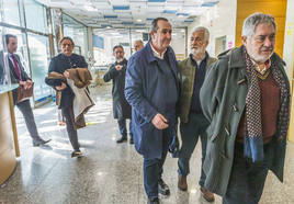 El subdirector general de Carreteras, Sebastián Martín, a la derecha de la imagen, junto al equipo de la Consejería de Obras Públicas.