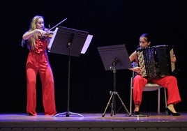 Las hermanas Cristina y Marta forman el dúo Cubas Hondal.