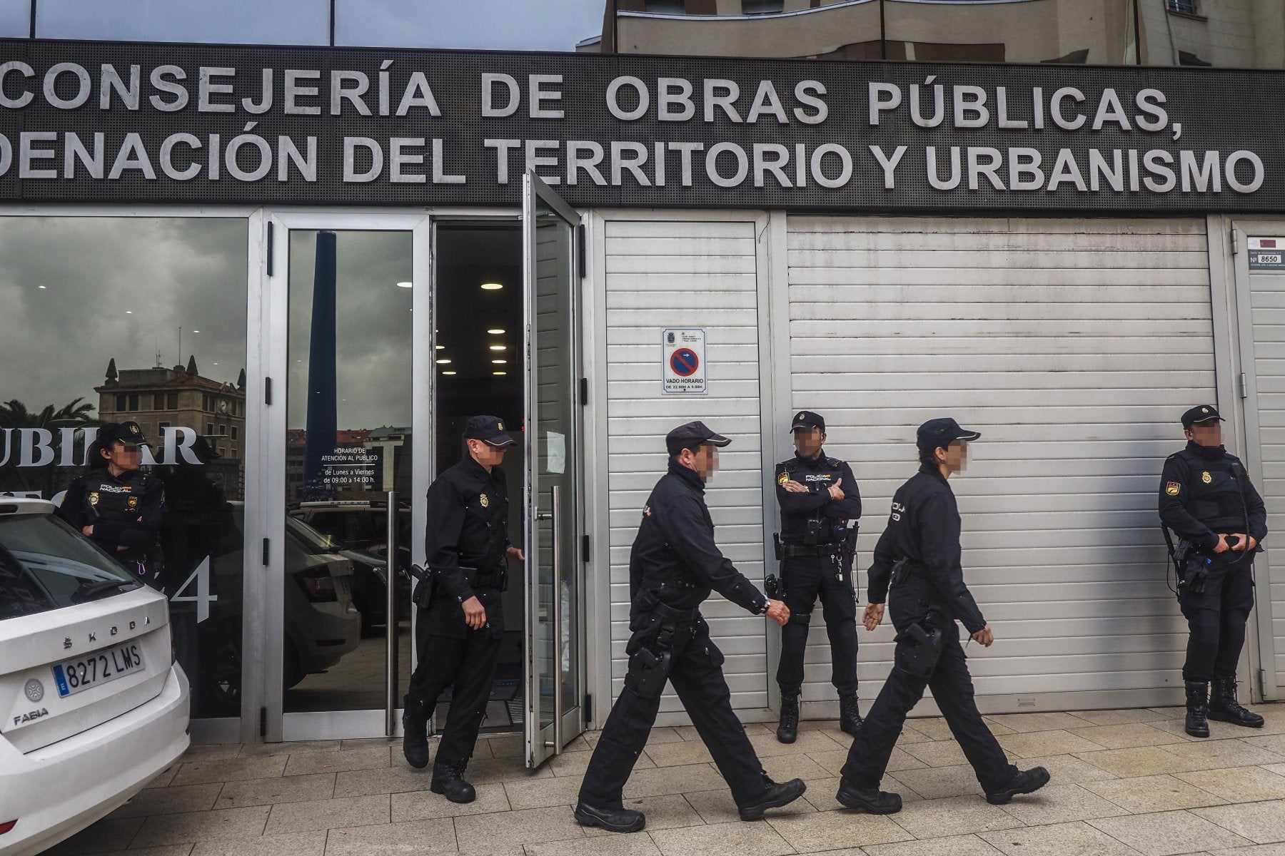 El primer lugar donde se practicaron los registros el pasado 22 de febrero fue el despacho del funcionario, ubicado en la Consejería de Obras Públicas situada en la Rampa Sotileza de Santander.