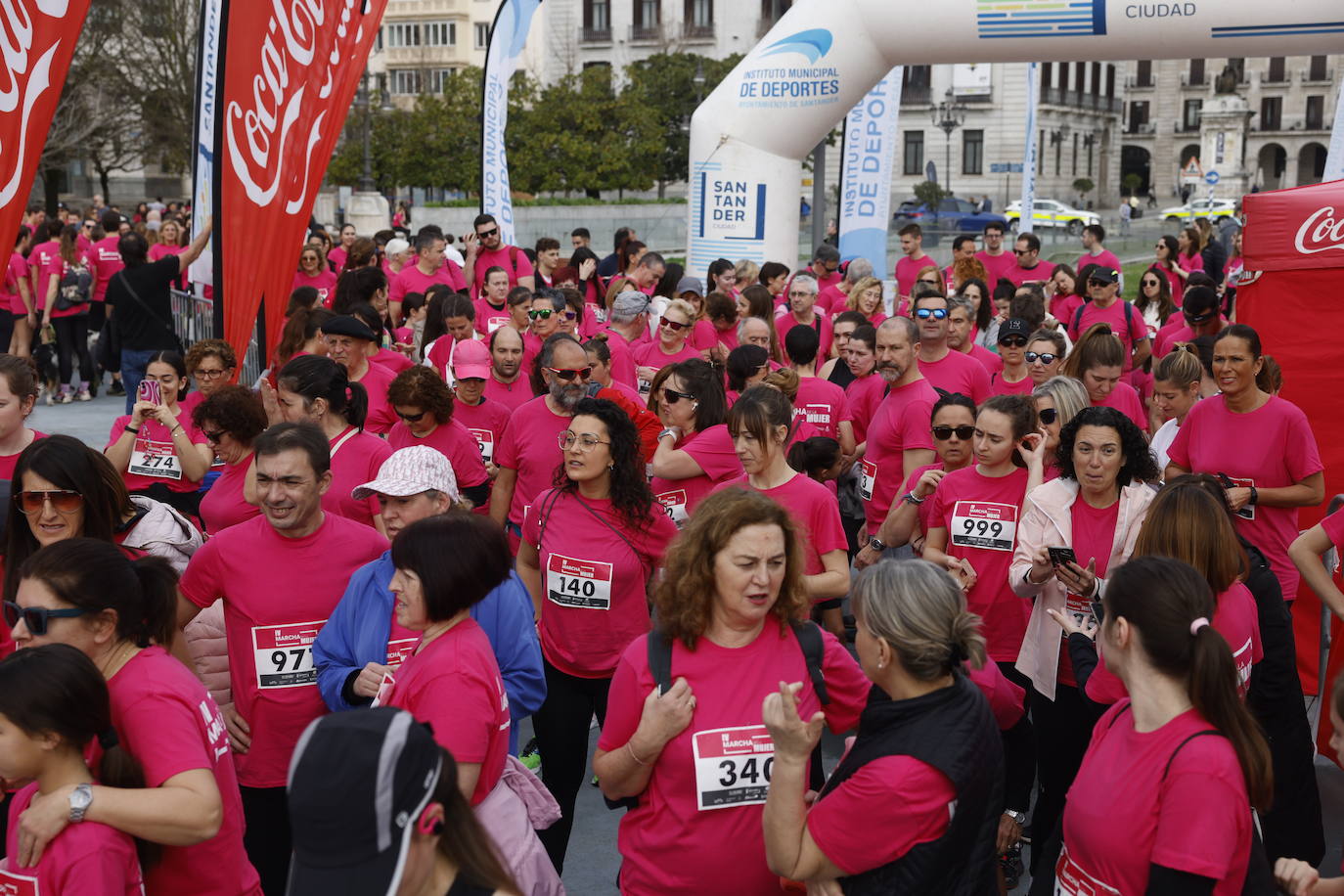 Varios participantes, momentos antes del inicio de la prueba.