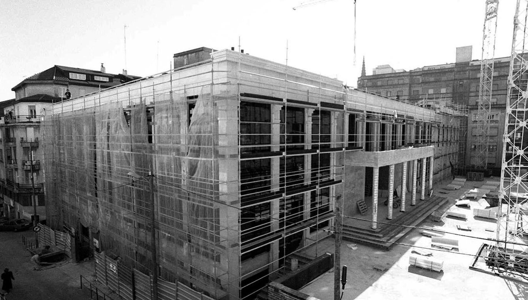 Imagen - Construcción del edificio del Rectorado.