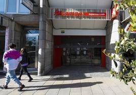 Alcampo desembarca en Cantabria tras haber adquirido el Grupo Día. Mantendrá a los 80 trabajadores que estaban en plantilla.