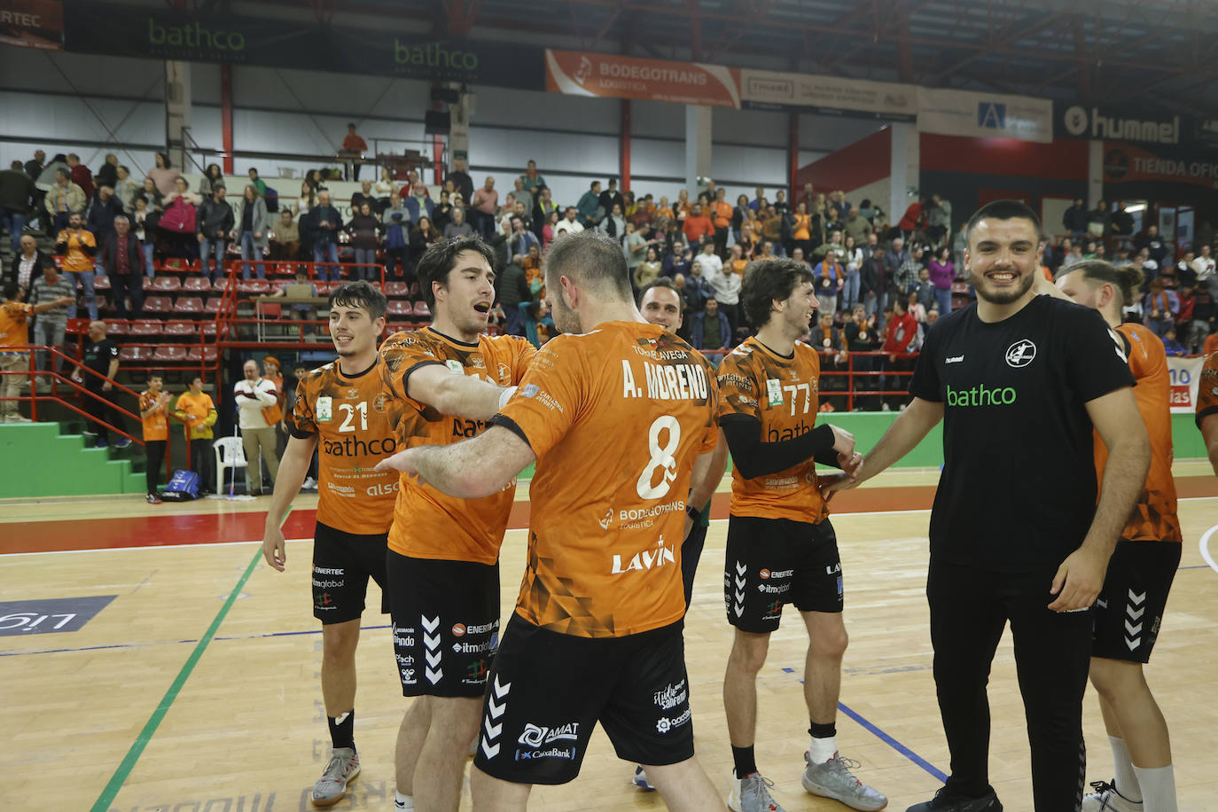 Los naranjas no podían dejar de sonreír después de lograr el histórico pase a la final. 