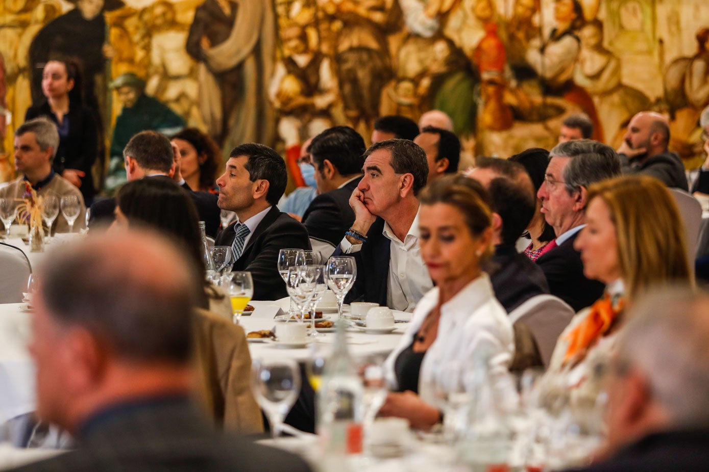 Josep María Casas congregó a numerosas personalidades del mundo de la economía, la política y la sociedad cántabra en el Foro Económico de El Diario Montañés, en el Hotel Bahía de Santander.