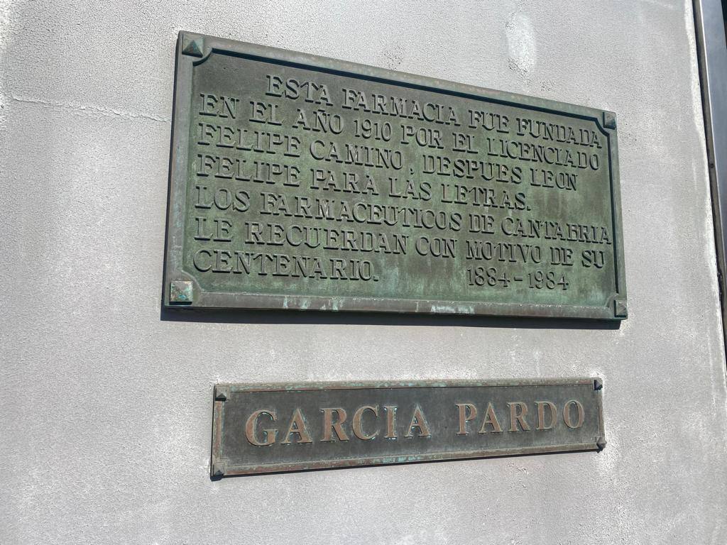 Placa de la farmacia García Pardo.