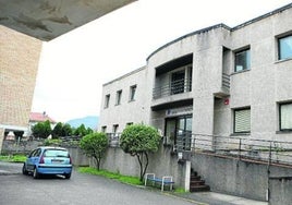 Edificio del antiguo centro de salud, que se encuentra en desuso.