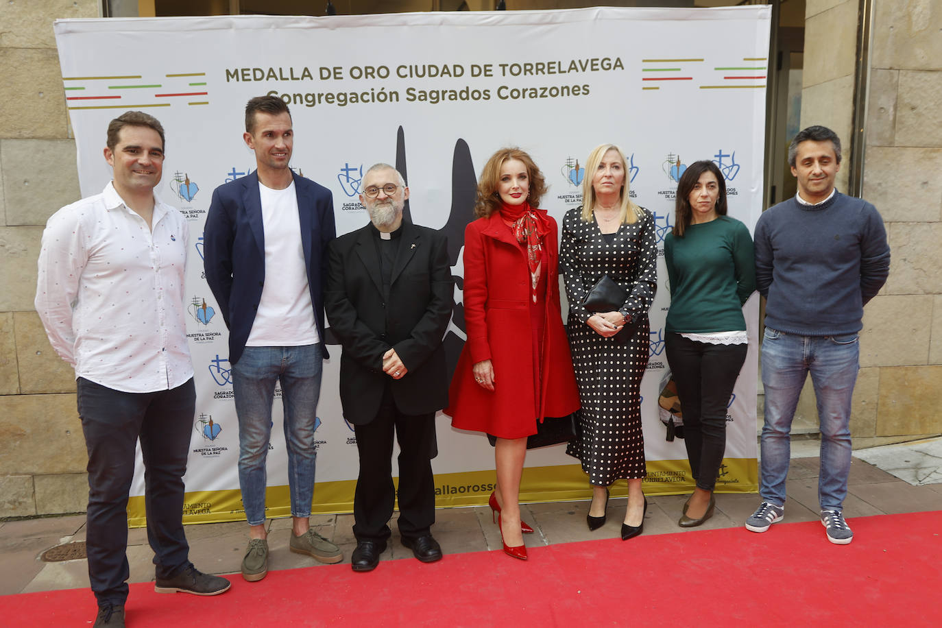 La ceremonia ha contado con la presencia de los dos colegios de la Congregación, tanto el de los Sagrados Corazones como el de Nuestra Señora de La Paz.