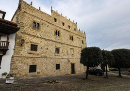 El Palacio, que ha sido sometido a unas obras de restauración en los últimos dos años, se sitúa en la Plaza de las Arenas.