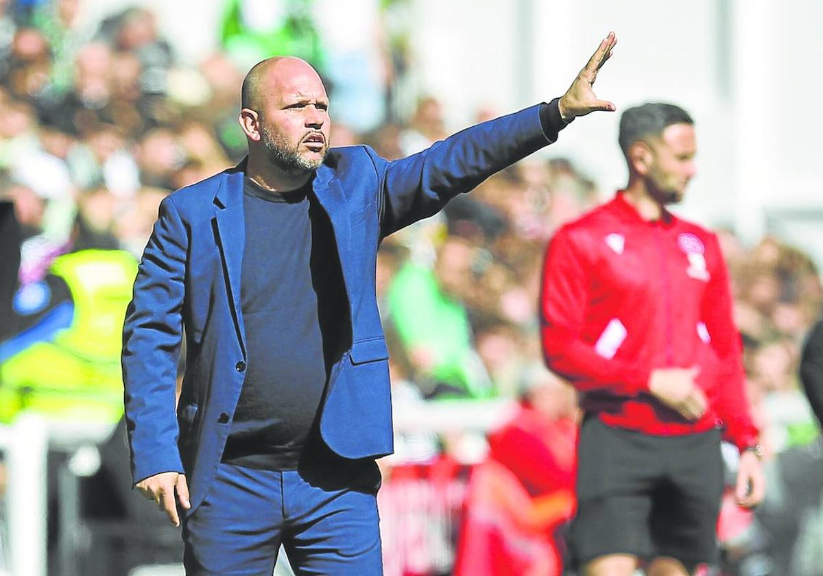 José Alberto durante el partido ante el Burgos.