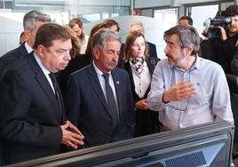 El ministro Luis Planas, en Salvamento Marítimo de Santander.