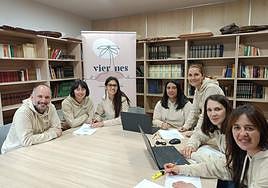 David Gutiérrez, Ángela Sáez, Lorena Cárdenas, Ángela Barazón, María Loro, Alba Gangas y Almudena Fernández, equipo del programa 'Viernes'.