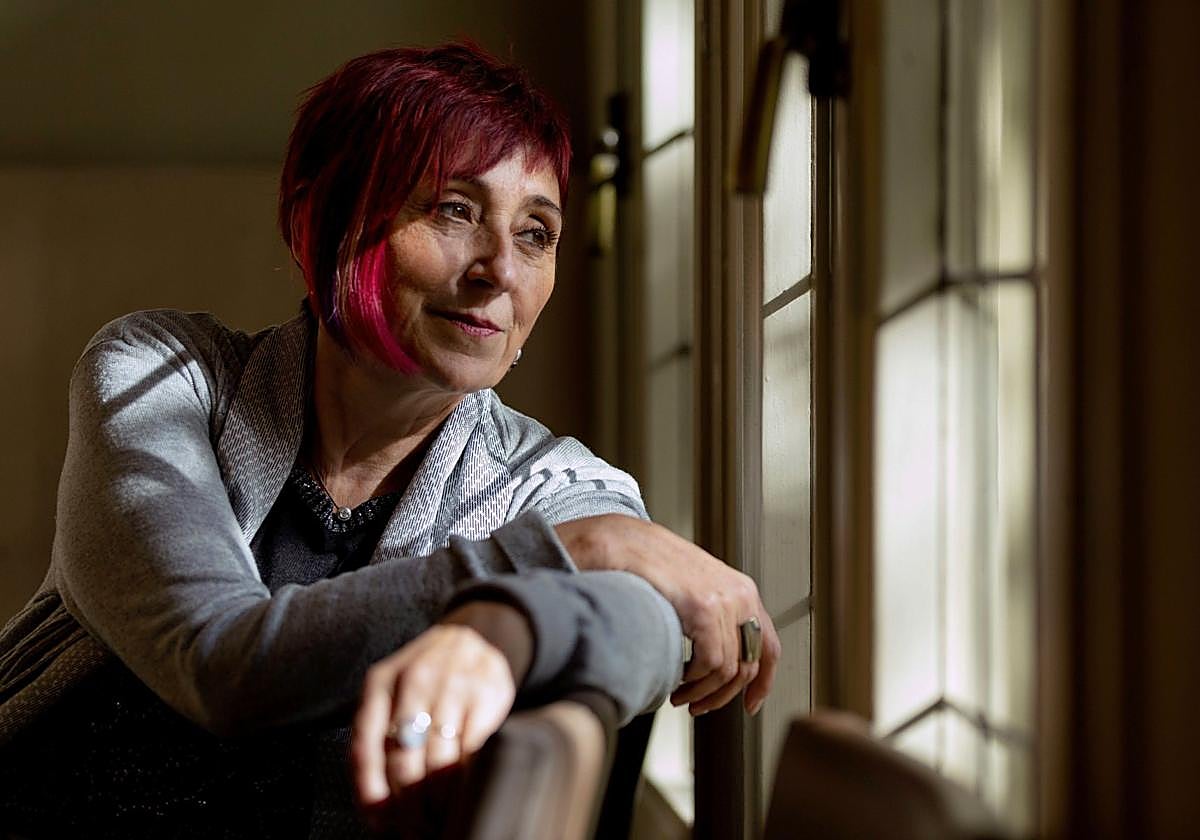 Elia Barceló regresa a Santander para presentar la segunda entrega de su serie de novela negra 'Santa Rita'.