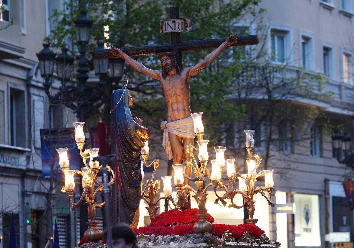 El Santo Entierro recorre el centro de Santander