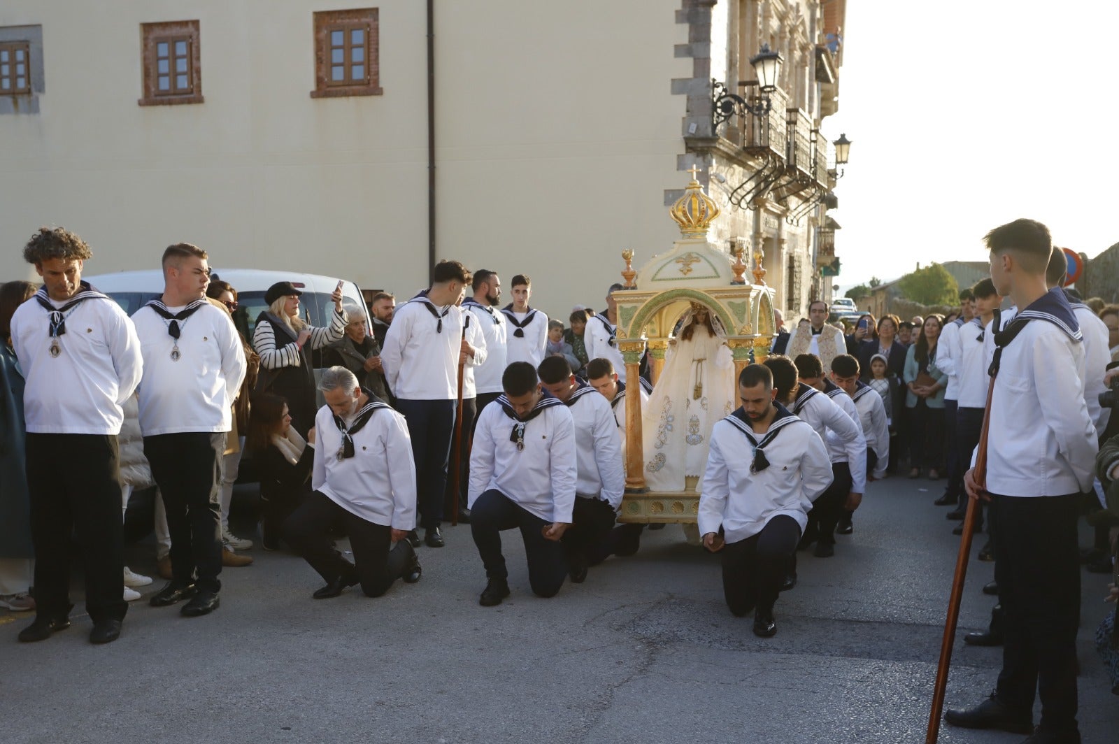 Momento del Santo Encuentro en la procesión celebrada en la mañana del domingo