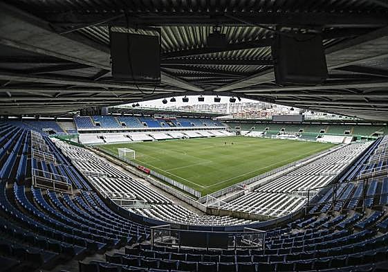 Vista panorámica de las gradas de los Campos de Sport y de los asientos que serán remodelados.