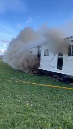 Arde una casa prefabricada en Campoo de Suso
