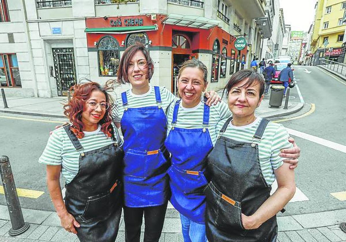 Luz, Flori, Yolanda y Ana.