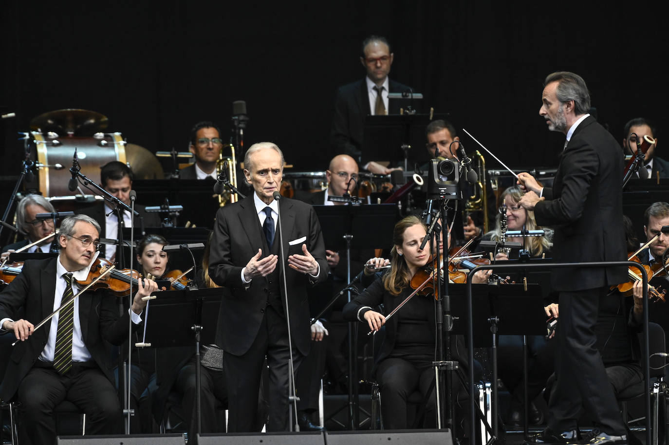 Josep Carreras en plena actuación.