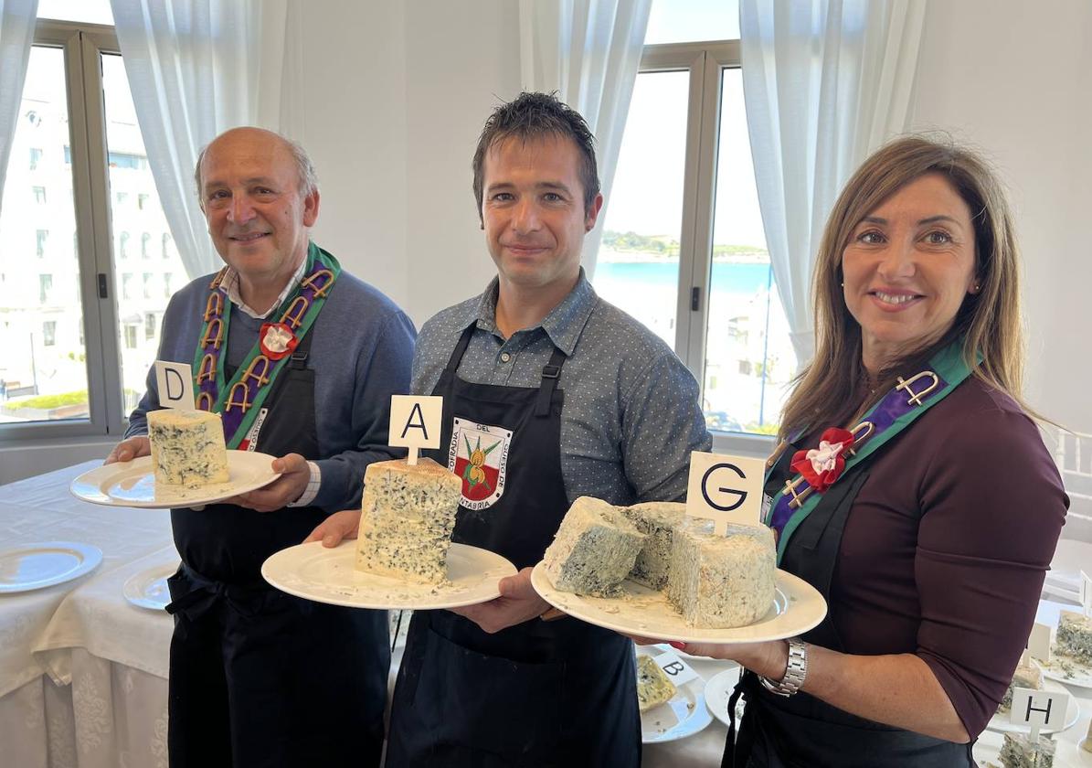 Los tres primeros clasificados del concurso: Juan Carlos Sordo (segundo puesto), César Ruiz (primer puesto) y Edurne Sánchez (tercer puesto).