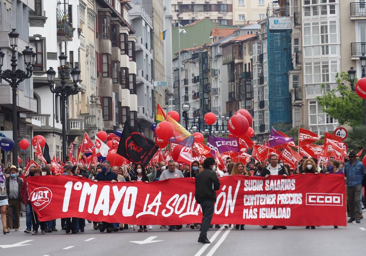 Manifestación del 1 de Mayo el año pasado por las calles de Santander.